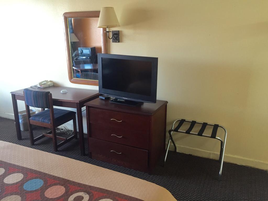 Budget Inn Wildwood Room photo